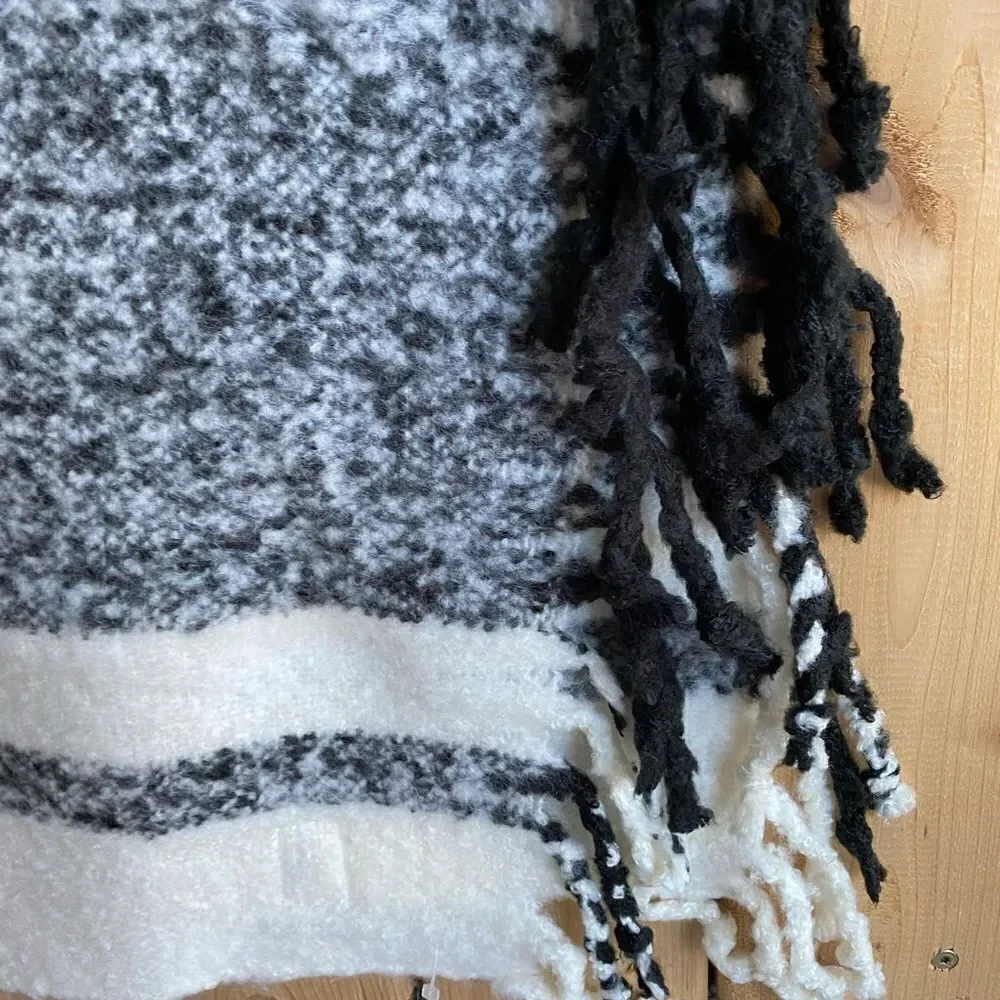 Threshold Throw Blanket - Picture 4 of 6